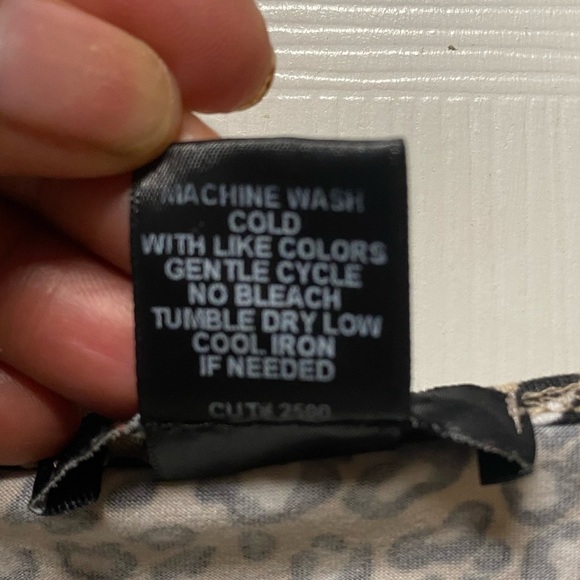 Love Ryan Los Angeles Animal Print 3/4 Gathered Sleeve Top size Large - Picture 4 of 7